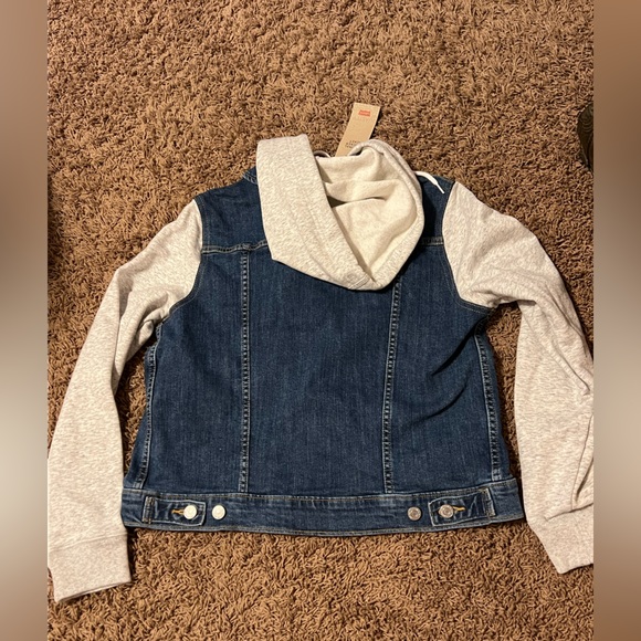 NWT Levi’s Trucker Jacket. Size large. - Picture 7 of 7